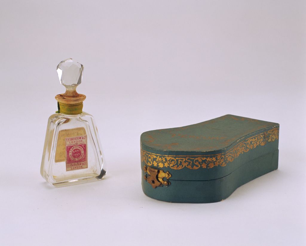 British perfume bottle-China Archive